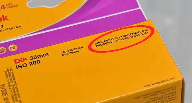 C-41と表示されているフィルム